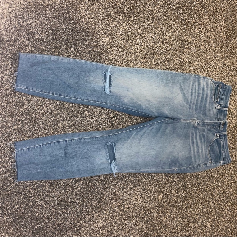 Good American Blue Skinny Jeans with knee distressing